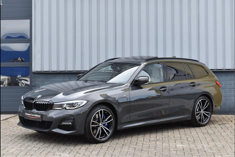 BMW 3 Serie Touring 330e xDrive M-Sport 292 Pk Pano Memory Head-Up Laser Vol Leder 19 Inch