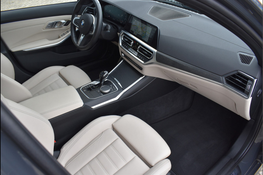 BMW 3 Serie Touring 330e xDrive M-Sport 292 Pk Pano Memory Head-Up Laser Vol Leder 19 Inch