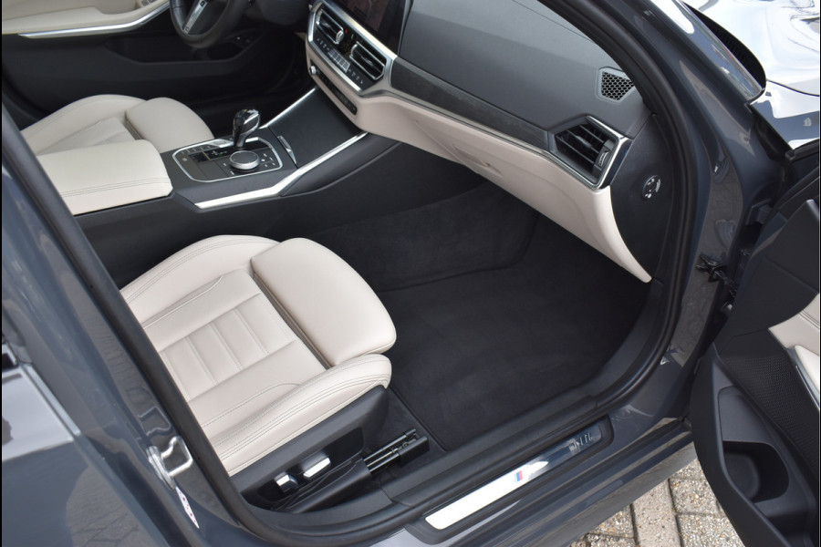 BMW 3 Serie Touring 330e xDrive M-Sport 292 Pk Pano Memory Head-Up Laser Vol Leder 19 Inch