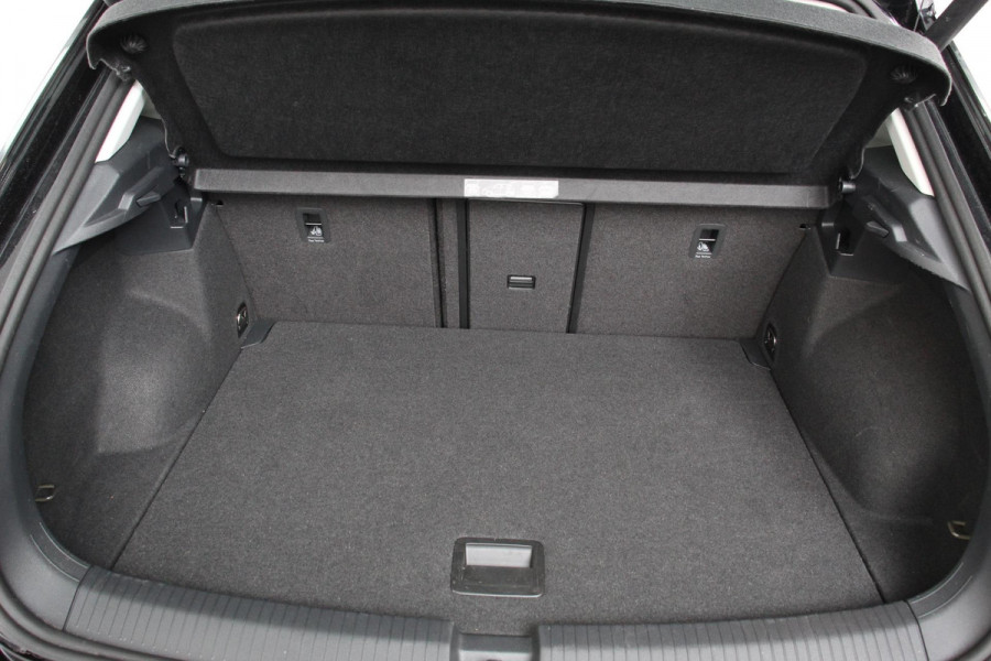Volkswagen T-Roc 1.5 TSI 150pk DSG Sport Plus | Navigatie | Climate Control | Cruise control adaptief | Camera | Parkeer sensoren | Electrisch bedienbare achterklep| Lichtmetalen Velgen