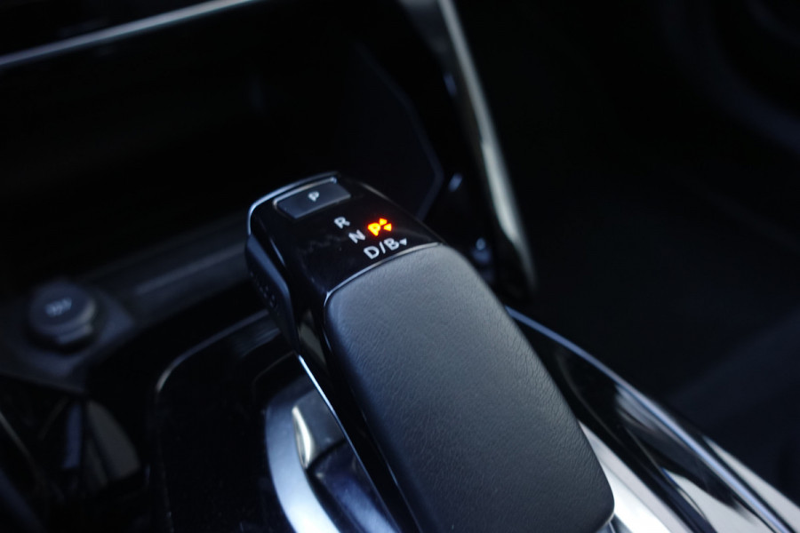 Peugeot e-2008 EV Allure 50 kWh | NAV | A. CAM | LED | CLIMA | 3- FASE | Demo- auto*