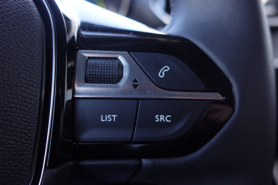 Peugeot e-2008 EV Allure 50 kWh | NAV | A. CAM | LED | CLIMA | 3- FASE | Demo- auto*