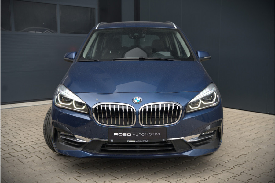 BMW 2 Serie Gran Tourer 218i 7p. Business Edition Plus | Automaat | Stoelverwarming | Stuurverwarming | Leer | Camera | Parkeersensoren | 7 Persoons | NAP | Dealer Onderhouden | Head-Up Display | Cruise Control | Adaptive Led | Climate Control