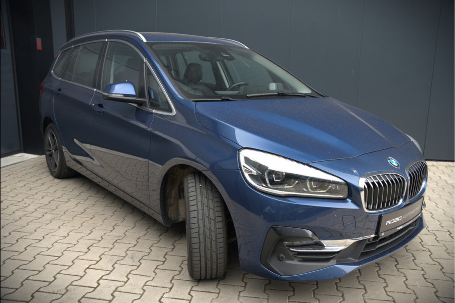 BMW 2 Serie Gran Tourer 218i 7p. Business Edition Plus | Automaat | Stoelverwarming | Stuurverwarming | Leer | Camera | Parkeersensoren | 7 Persoons | NAP | Dealer Onderhouden | Head-Up Display | Cruise Control | Adaptive Led | Climate Control