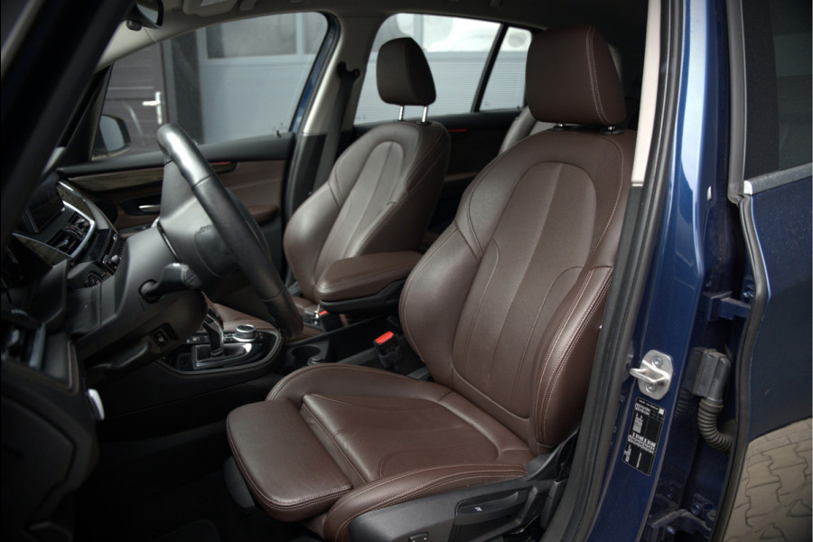 BMW 2 Serie Gran Tourer 218i 7p. Business Edition Plus | Automaat | Stoelverwarming | Stuurverwarming | Leer | Camera | Parkeersensoren | 7 Persoons | NAP | Dealer Onderhouden | Head-Up Display | Cruise Control | Adaptive Led | Climate Control