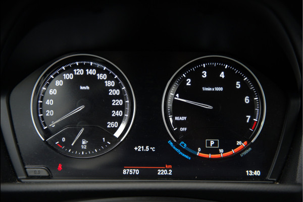 BMW 2 Serie Gran Tourer 218i 7p. Business Edition Plus | Automaat | Stoelverwarming | Stuurverwarming | Leer | Camera | Parkeersensoren | 7 Persoons | NAP | Dealer Onderhouden | Head-Up Display | Cruise Control | Adaptive Led | Climate Control