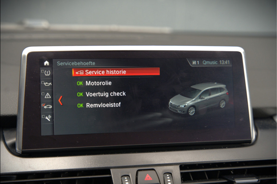 BMW 2 Serie Gran Tourer 218i 7p. Business Edition Plus | Automaat | Stoelverwarming | Stuurverwarming | Leer | Camera | Parkeersensoren | 7 Persoons | NAP | Dealer Onderhouden | Head-Up Display | Cruise Control | Adaptive Led | Climate Control