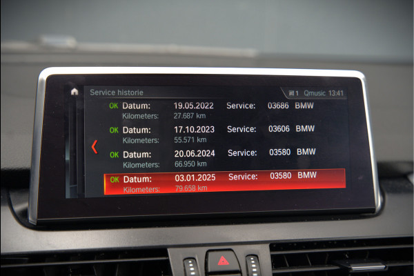 BMW 2 Serie Gran Tourer 218i 7p. Business Edition Plus | Automaat | Stoelverwarming | Stuurverwarming | Leer | Camera | Parkeersensoren | 7 Persoons | NAP | Dealer Onderhouden | Head-Up Display | Cruise Control | Adaptive Led | Climate Control
