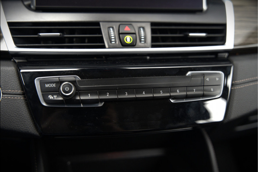 BMW 2 Serie Gran Tourer 218i 7p. Business Edition Plus | Automaat | Stoelverwarming | Stuurverwarming | Leer | Camera | Parkeersensoren | 7 Persoons | NAP | Dealer Onderhouden | Head-Up Display | Cruise Control | Adaptive Led | Climate Control