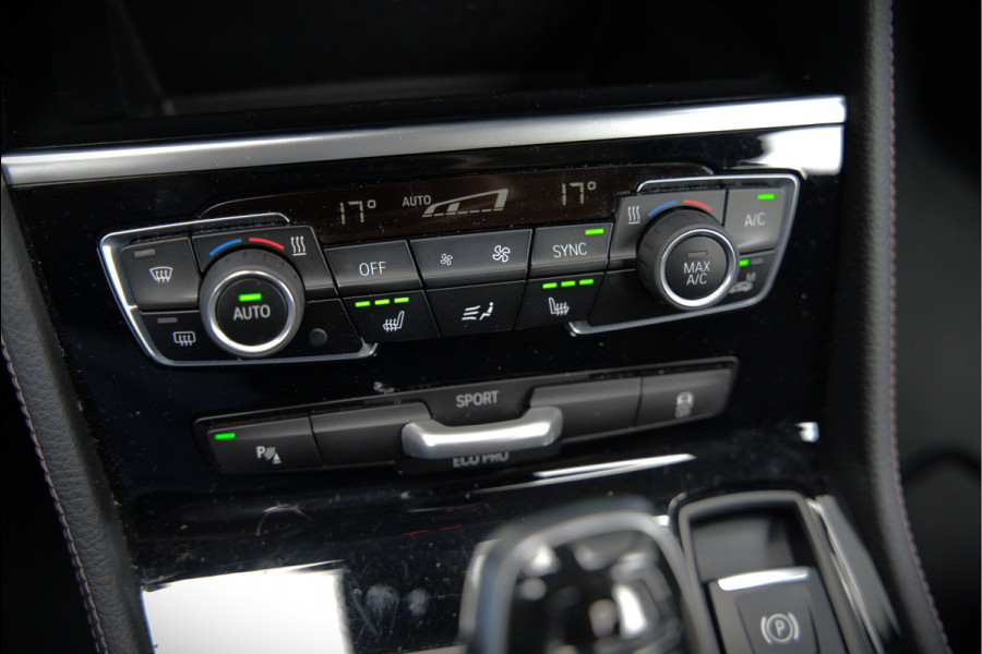 BMW 2 Serie Gran Tourer 218i 7p. Business Edition Plus | Automaat | Stoelverwarming | Stuurverwarming | Leer | Camera | Parkeersensoren | 7 Persoons | NAP | Dealer Onderhouden | Head-Up Display | Cruise Control | Adaptive Led | Climate Control