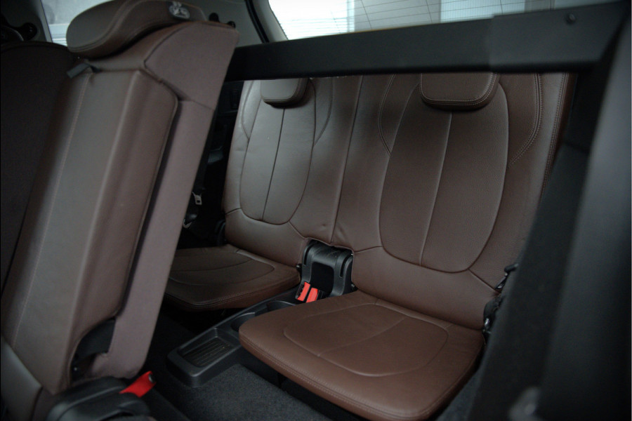 BMW 2 Serie Gran Tourer 218i 7p. Business Edition Plus | Automaat | Stoelverwarming | Stuurverwarming | Leer | Camera | Parkeersensoren | 7 Persoons | NAP | Dealer Onderhouden | Head-Up Display | Cruise Control | Adaptive Led | Climate Control