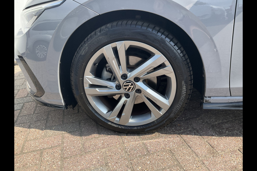 Volkswagen Golf 1.5 eTSI R-Line Business+ Automaat Sfeerverl Stoel/Stuurverw Adap.Cruise Uitstraling!