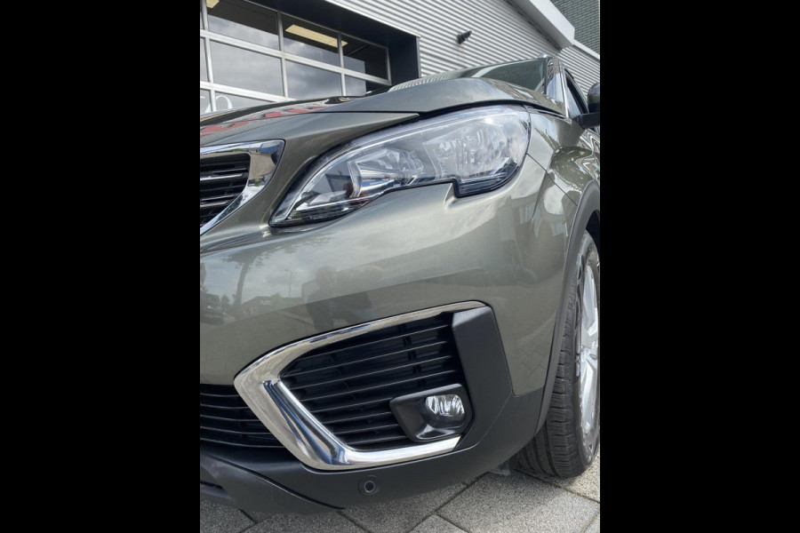 Peugeot 5008 1.2 PureTech 7 Personen - AUTOMAAT - Navigatie/Apple CarPlay I Airco I LED I PDC I Sport velgen I Dealer onderhouden