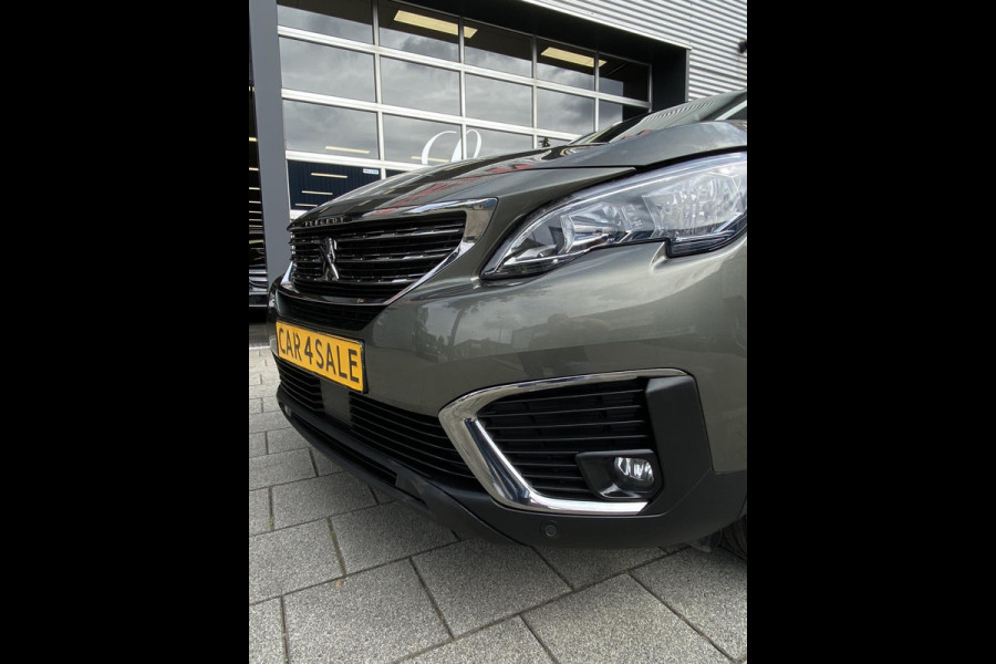 Peugeot 5008 1.2 PureTech 7 Personen - AUTOMAAT - Navigatie/Apple CarPlay I Airco I LED I PDC I Sport velgen I Dealer onderhouden