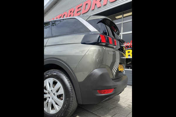 Peugeot 5008 1.2 PureTech 7 Personen - AUTOMAAT - Navigatie/Apple CarPlay I Airco I LED I PDC I Sport velgen I Dealer onderhouden