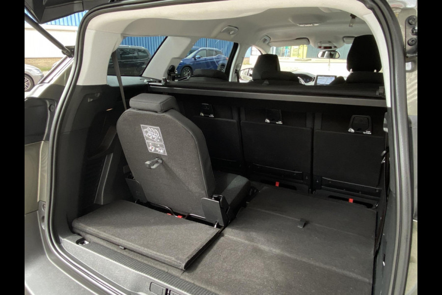 Peugeot 5008 1.2 PureTech 7 Personen - AUTOMAAT - Navigatie/Apple CarPlay I Airco I LED I PDC I Sport velgen I Dealer onderhouden