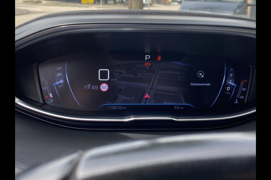 Peugeot 5008 1.2 PureTech 7 Personen - AUTOMAAT - Navigatie/Apple CarPlay I Airco I LED I PDC I Sport velgen I Dealer onderhouden
