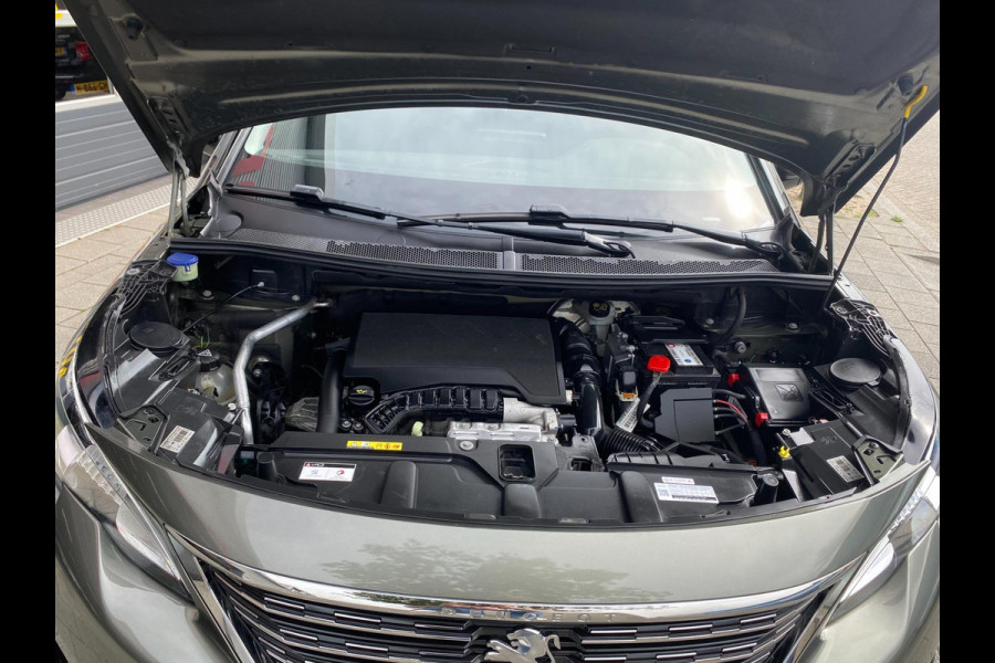 Peugeot 5008 1.2 PureTech 7 Personen - AUTOMAAT - Navigatie/Apple CarPlay I Airco I LED I PDC I Sport velgen I Dealer onderhouden