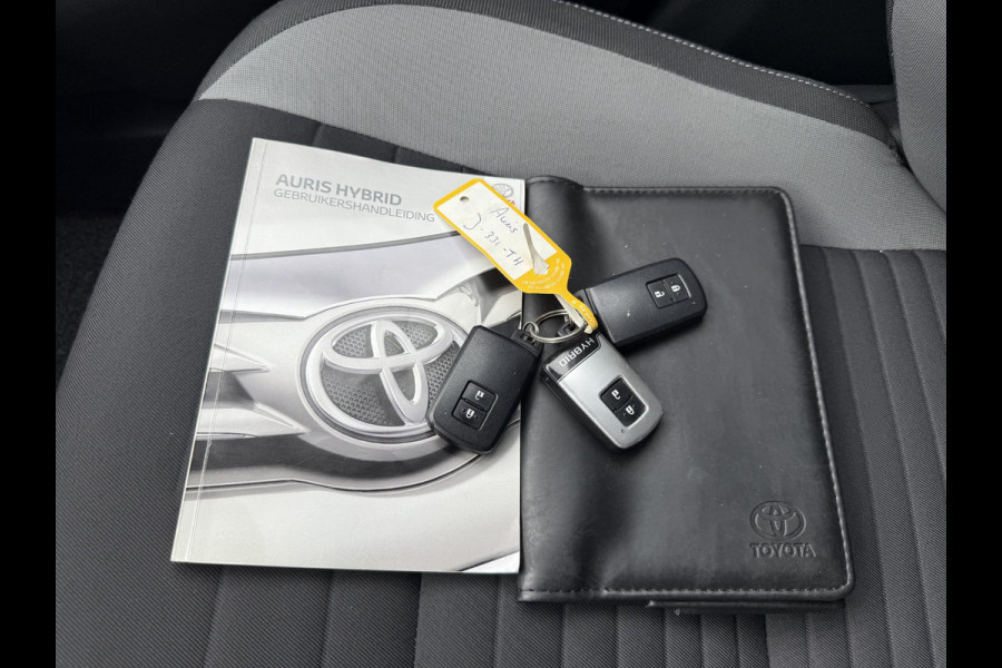 Toyota Auris 1.8 Hybrid Dynamic 1e Eigenaar,Navi,Camera,Dealer Onderhouden,Clima,Cruise,Lm velgen,Nieuwe Apk bij Aflevering