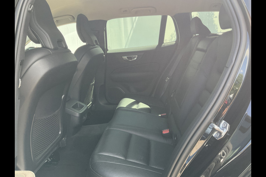 Volvo V60 2.0 B3 Aut8 Business Pro Afn.Trekhaak Leder BLIS Stoel/Stuurverw. 1Eig Intellisafe