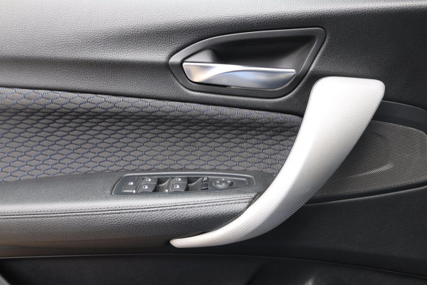 BMW 1-serie M140i Special Edition LED/SCHUIFDAK/ALCANTARA+S.VERWARMING/LMV/PDC/CRUISE/ECC/12 MND GARANTIE!