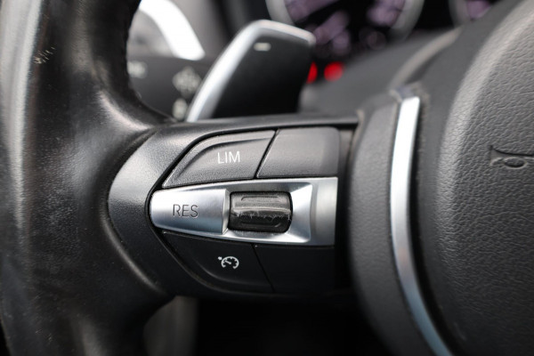 BMW 1-serie M140i Special Edition LED/SCHUIFDAK/ALCANTARA+S.VERWARMING/LMV/PDC/CRUISE/ECC/12 MND GARANTIE!