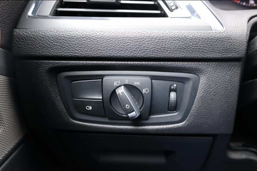 BMW 1-serie M140i Special Edition LED/SCHUIFDAK/ALCANTARA+S.VERWARMING/LMV/PDC/CRUISE/ECC/12 MND GARANTIE!
