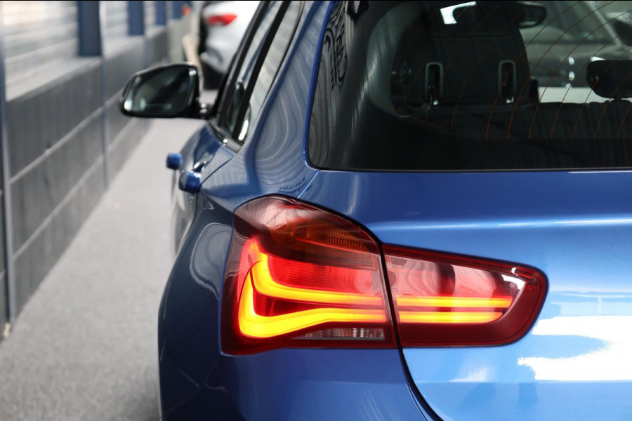 BMW 1-serie M140i Special Edition LED/SCHUIFDAK/ALCANTARA+S.VERWARMING/LMV/PDC/CRUISE/ECC/12 MND GARANTIE!