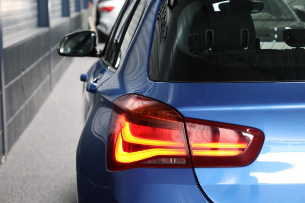 BMW 1-serie M140i Special Edition LED/SCHUIFDAK/ALCANTARA+S.VERWARMING/LMV/PDC/CRUISE/ECC/12 MND GARANTIE!