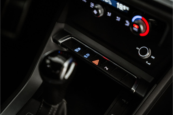 Audi Q3 35 TFSI 2x S Line 150PK NL AUTO+NAP | Matrix | Carplay | Virtual | Dodehoek