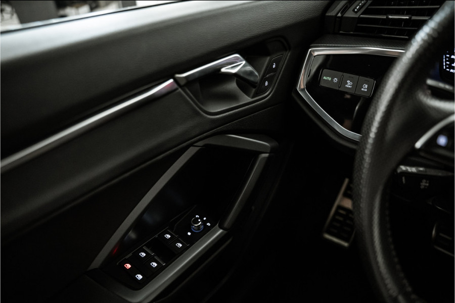 Audi Q3 35 TFSI 2x S Line 150PK NL AUTO+NAP | Matrix | Carplay | Virtual | Dodehoek