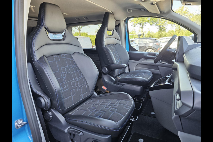 Ford Transit Custom 320 2.5 PHEV L2H1 MS-RT DC 233pk | | Dubbele Cabine | Dubbele zijschuifdeur | Inklapbare trekhaak | Navigatie systeem | Adaptieve LED koplampen met verblindingsvrij grootlicht | Bekleding zijwand en achterdeuren (volledig)