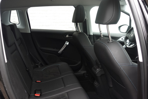 Peugeot 2008 1.2 PureTech Allure - Crossway | Nav | Pano dak | Clima | 17 Lmv | Goed onderhouden