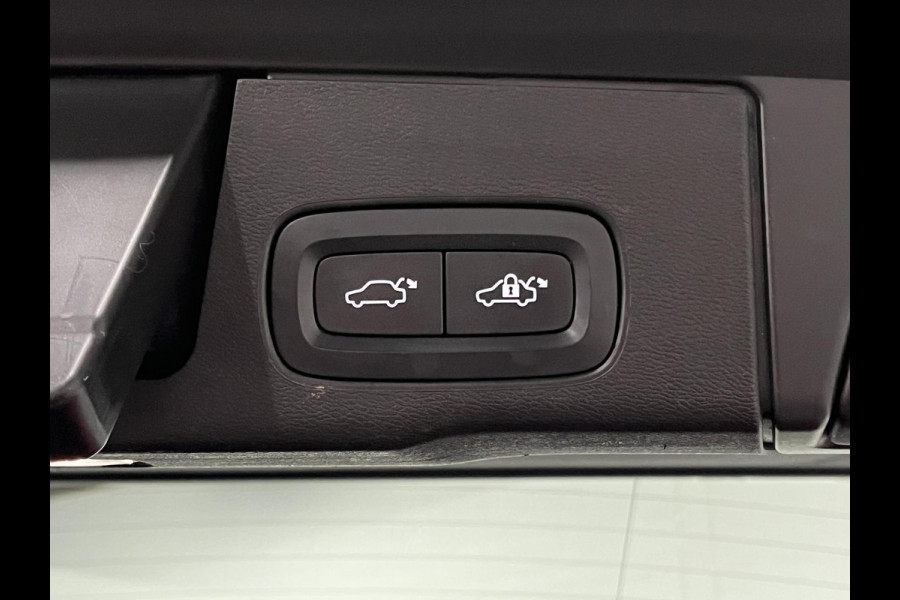 Volvo XC60 2.0 T6 Plug-in hybrid AWD R-Design adapt. cruise control | trekhaak | schuif/kantel dak | stoel/stuurwiel verwarming | Carplay
