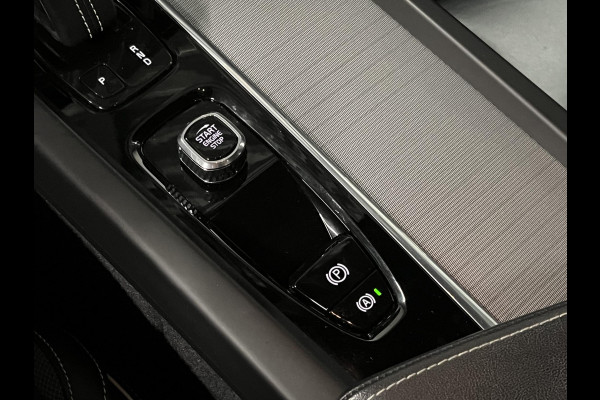 Volvo XC60 2.0 T6 Plug-in hybrid AWD R-Design adapt. cruise control | trekhaak | schuif/kantel dak | stoel/stuurwiel verwarming | Carplay