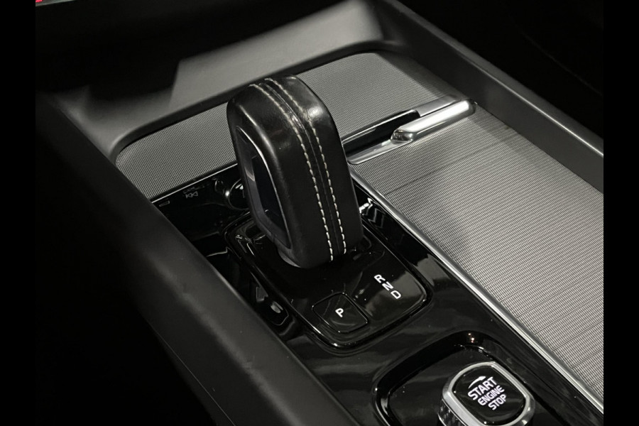 Volvo XC60 2.0 T6 Plug-in hybrid AWD R-Design adapt. cruise control | trekhaak | schuif/kantel dak | stoel/stuurwiel verwarming | Carplay