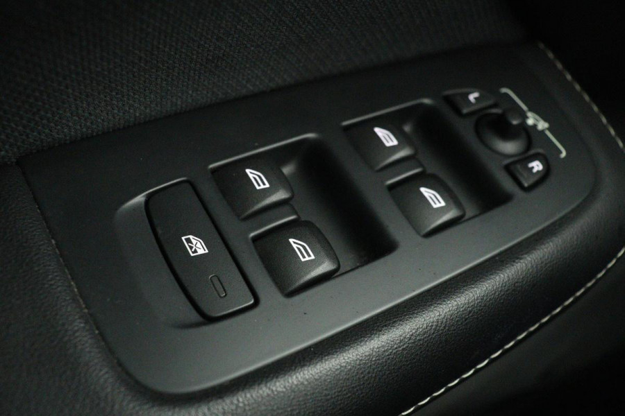 Volvo S60 2.0 T4 R-Design | Verkocht | Verkauft | Sold