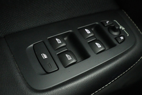 Volvo S60 2.0 T4 R-Design | Verkocht | Verkauft | Sold