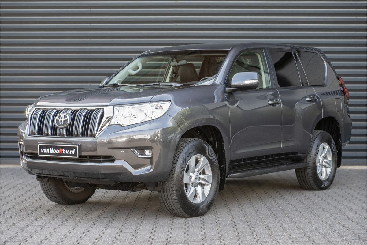 Toyota Land Cruiser 2.8 D-4D-F Grijs kenteken - Grijs metallic Toyota Land Cruiser 2.8 D-4D-F Grijs kenteken - Grijs metallic