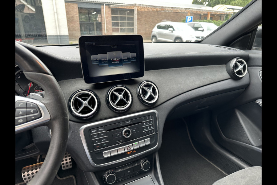 Mercedes-Benz CLA-Klasse Shooting Brake 200 Prestige AMG-LINE / PANO / STOELVERWARMING / DEFA ALARM