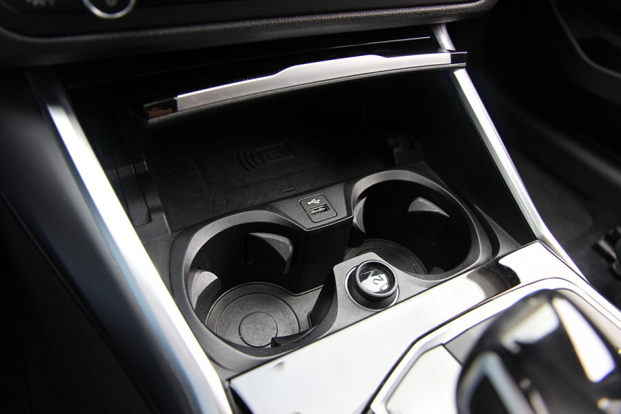 BMW 3 Serie Touring 330e Sportline | Shadow | 19 | Live cockpit