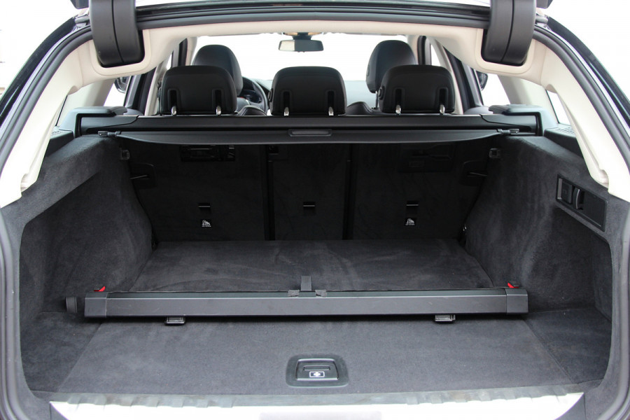 BMW 3 Serie Touring 330e Sportline | Shadow | 19 | Live cockpit