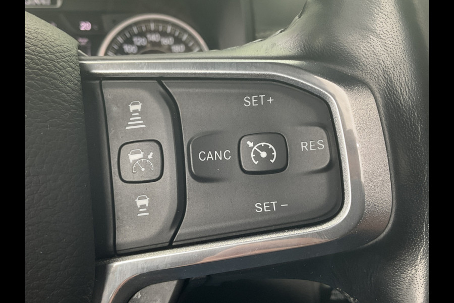 Dodge Ram 1500 5.7 V8 4x4 Crew Cab Laramie Pano Trekhaak Leder Harman/Kardon Limited Night-Package!