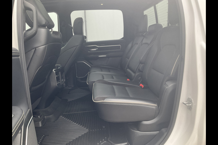Dodge Ram 1500 5.7 V8 4x4 Crew Cab Laramie Pano Trekhaak Leder Harman/Kardon Limited Night-Package!