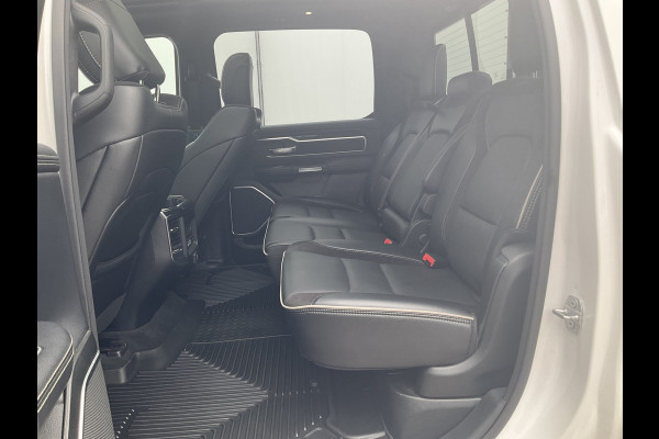 Dodge Ram 1500 5.7 V8 4x4 Crew Cab Laramie Pano Trekhaak Leder Harman/Kardon Limited Night-Package!