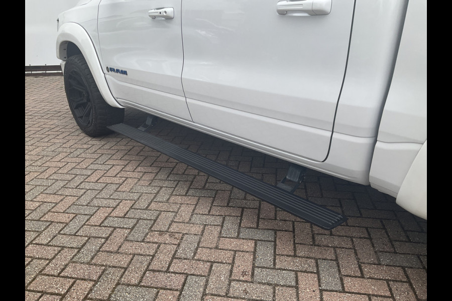 Dodge Ram 1500 5.7 V8 4x4 Crew Cab Laramie Pano Trekhaak Leder Harman/Kardon Limited Night-Package!