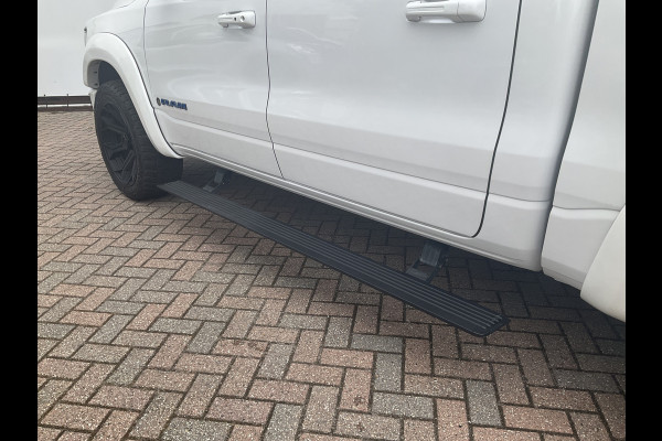 Dodge Ram 1500 5.7 V8 4x4 Crew Cab Laramie Pano Trekhaak Leder Harman/Kardon Limited Night-Package!