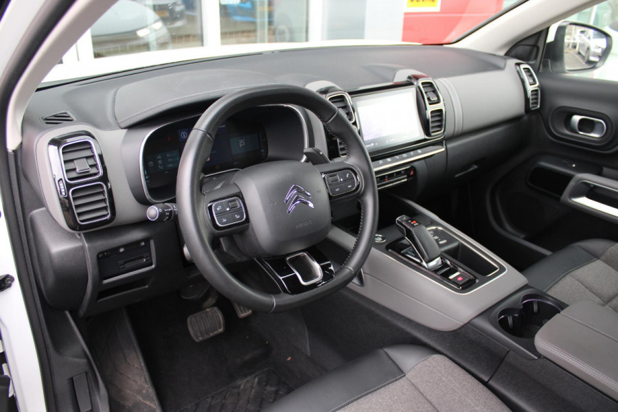 Citroën C5 Aircross 1.6 Plug-in 225PK Hybrid BUSINESS | NAVIGATIE | APPLE CARPLAY/ANDROID AUTO | KEYLESS ENTRY/START | LED KOPLAMPEN | DODEHOEK DETECTIE | LICHTMETALEN VELGEN 18" | CLIMATE CONTROL | NAVIGATIE | PARKEERSENSOREN VOOR EN ACHTER |