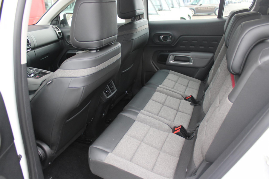 Citroën C5 Aircross 1.6 Plug-in 225PK Hybrid BUSINESS | NAVIGATIE | APPLE CARPLAY/ANDROID AUTO | KEYLESS ENTRY/START | LED KOPLAMPEN | DODEHOEK DETECTIE | LICHTMETALEN VELGEN 18" | CLIMATE CONTROL | NAVIGATIE | PARKEERSENSOREN VOOR EN ACHTER |