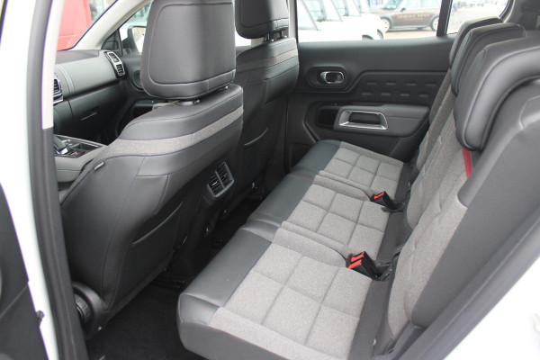 Citroën C5 Aircross 1.6 Plug-in 225PK Hybrid BUSINESS | NAVIGATIE | APPLE CARPLAY/ANDROID AUTO | KEYLESS ENTRY/START | LED KOPLAMPEN | DODEHOEK DETECTIE | LICHTMETALEN VELGEN 18" | CLIMATE CONTROL | NAVIGATIE | PARKEERSENSOREN VOOR EN ACHTER |